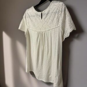 BODEN Soft as your fav thin cotton nightgown or T-shirt. Eyelets trim Sz 8